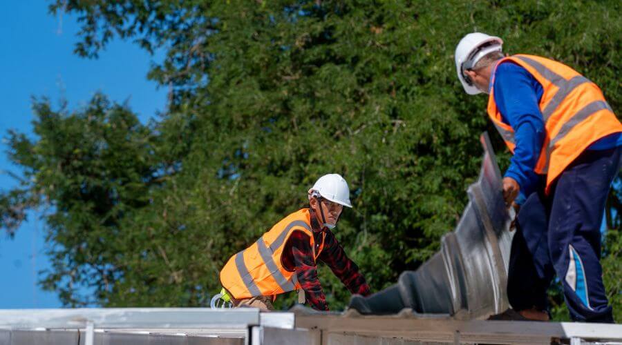 Expert Emergency Roof Repairs services in Valmeyer, IL